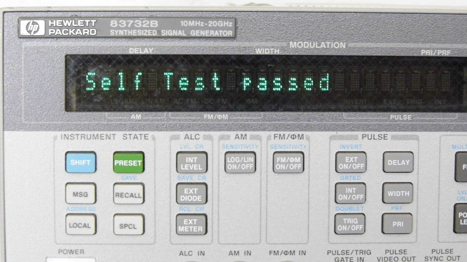 Agilent HP 83732B 1E1, 1E5 &1E8 20GHz Synth. CW Generator Agilent HP 83732B 1E1, 1E5 &1E8 20GHz Synth. CW Generator